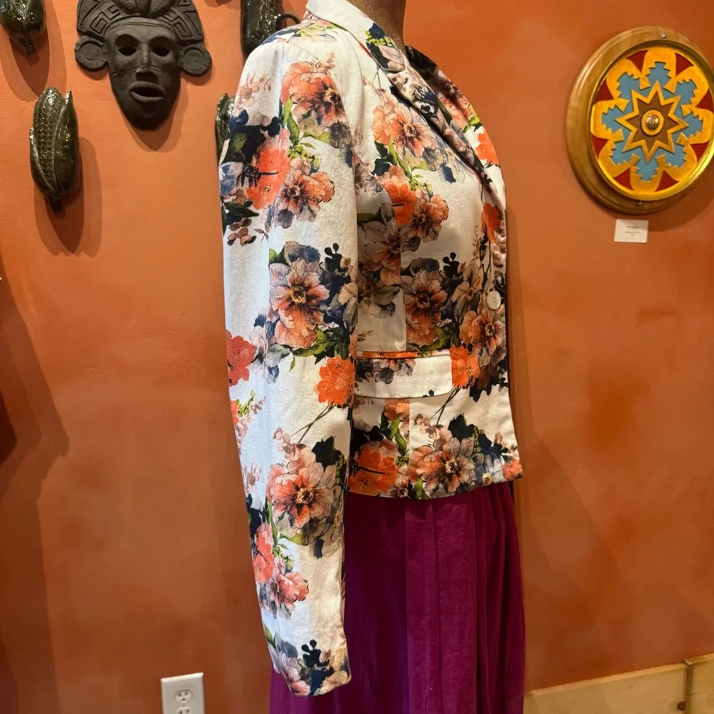 Michel Large Floral Blazer in White and Orange Floral - Picture 12 of 12
